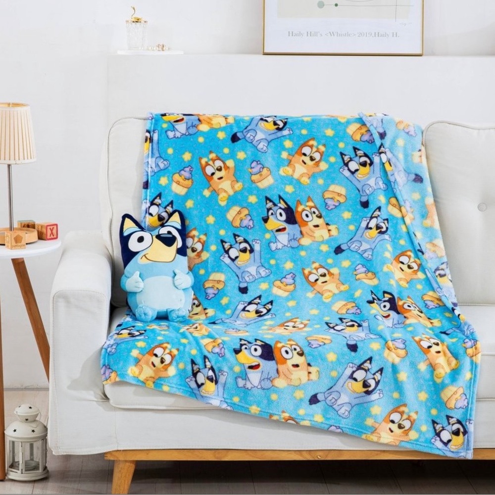 Bluey Character Cloud Pillow and Throw Set Kids Blue Fleece Blanket 40x50 NEW - Picture 5 of 5